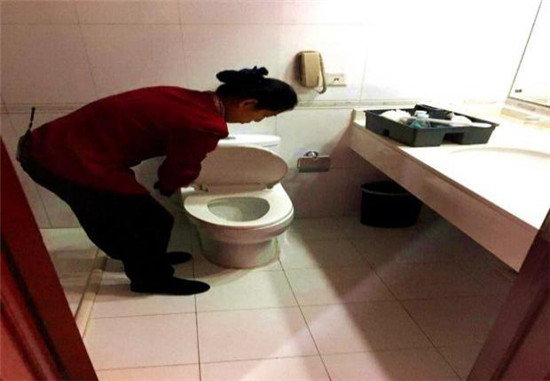 我們?cè)谄椒驳膷徫簧舷蜃鎳赣H致敬2.jpg 我們?cè)谄椒驳膷徫簧舷蜃鎳赣H致敬2.jpg